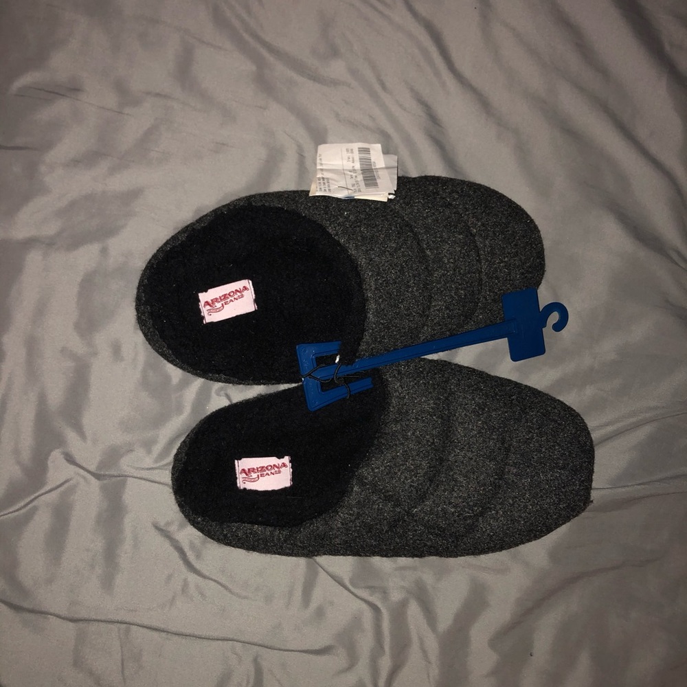 Slippers sz 11/12